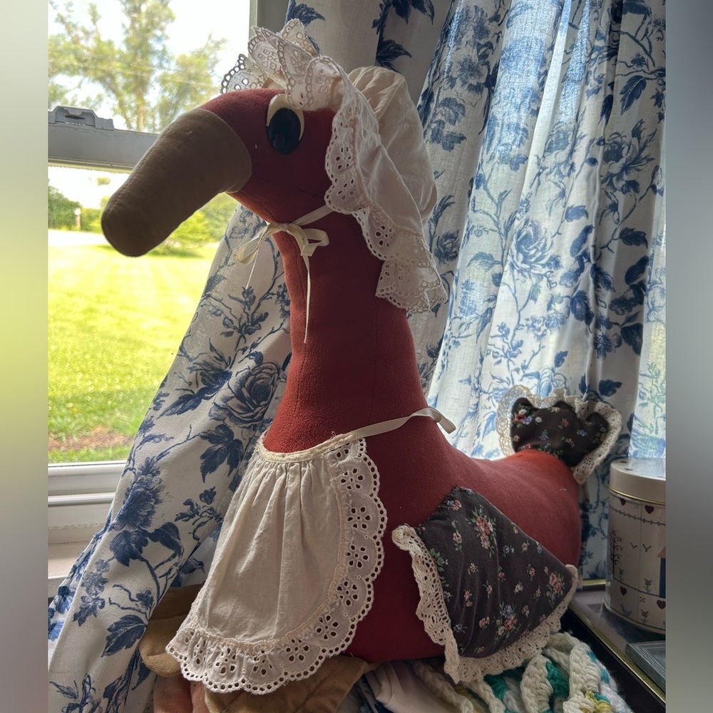 Vintage Country Goose Plush with Lace Details